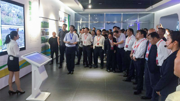 智慧涼都科技農(nóng)業(yè)云平臺受到六盤水電視臺、貴州日報(bào)社等媒體關(guān)注